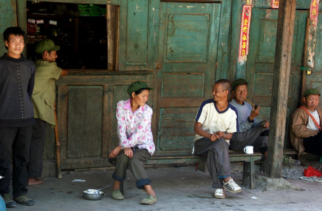 Bingzhongluo Locals