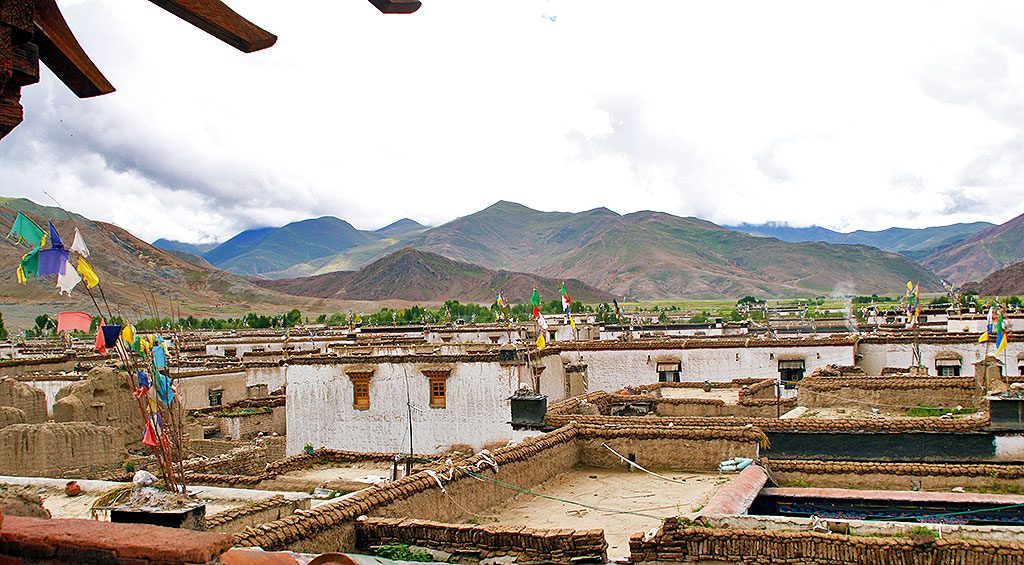 countryside around Shalu Monastery 夏鲁寺: Tibet