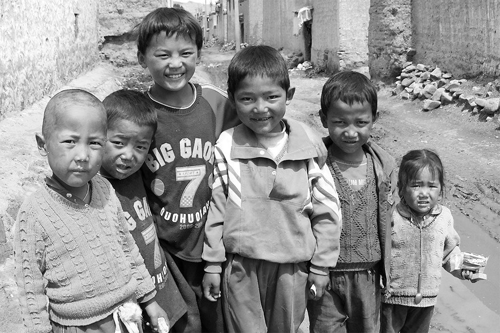 children Shalu Monastery 夏鲁寺: Tibet