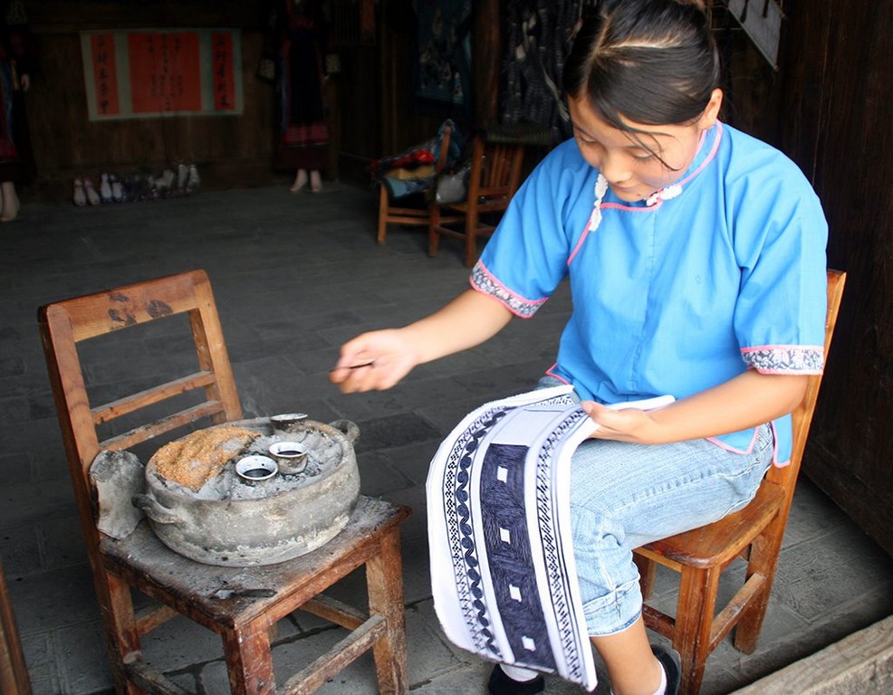 Batik making Shitou Zhai 石头寨 