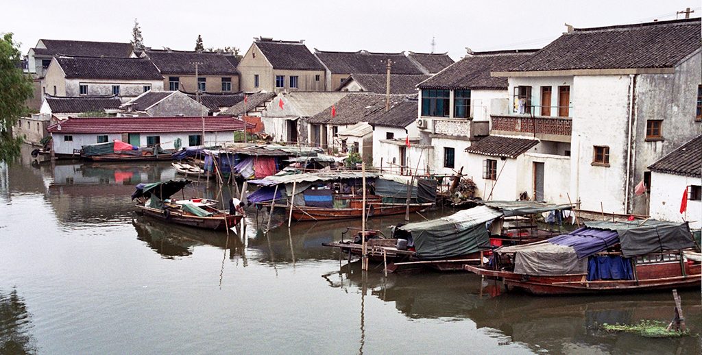 THE BEST DAY TRIP FROM SUZHOU 苏州 Luzhi 甪直 An Authentic Canal Town