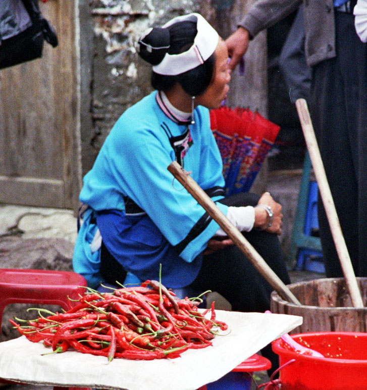 chili seller Anshun Sunday Market: 安顺星期七农民市场