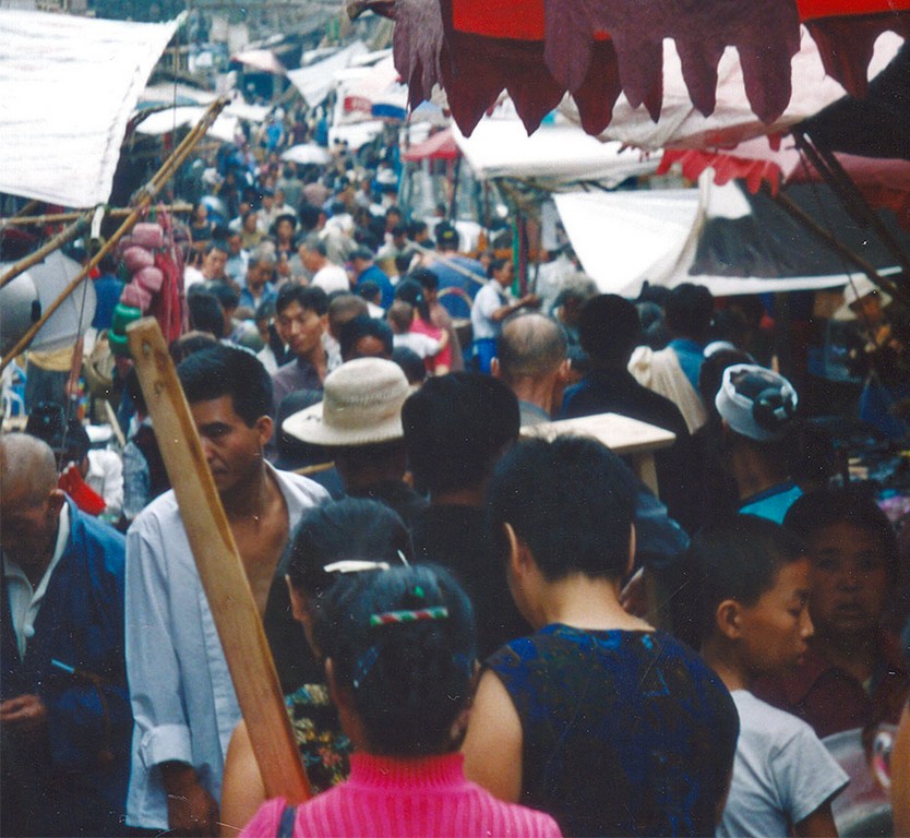 Anshun Sunday Market: 安顺星期七农民市场 very busy