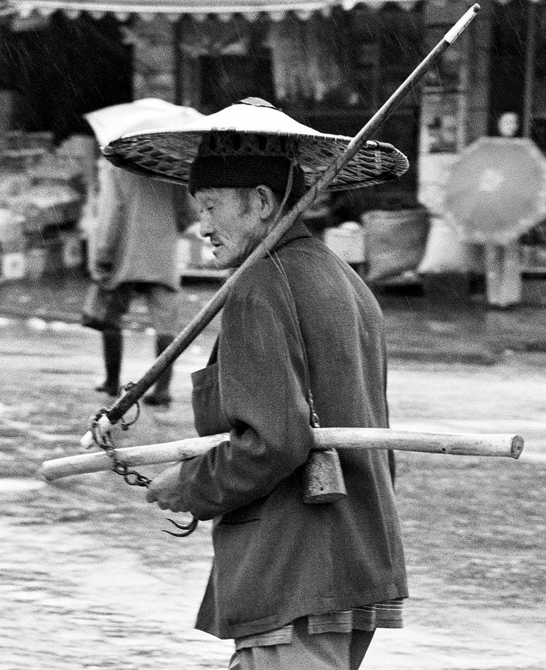 Anshun Sunday Market: 安顺星期七农民市场 seller