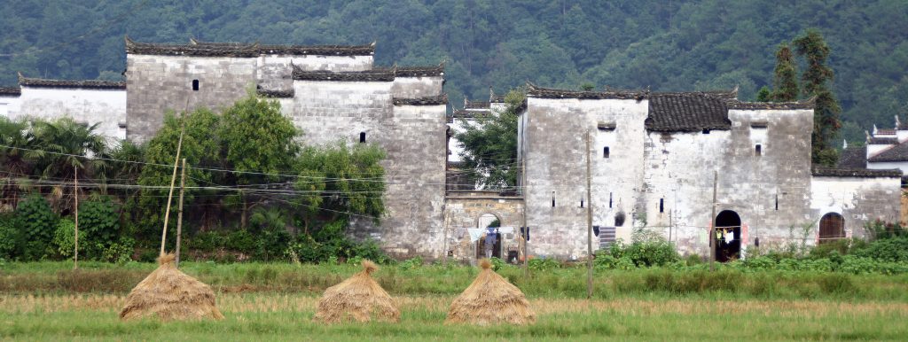 Yancun Village Wuyuan Beautiful old Huizhou style houses 