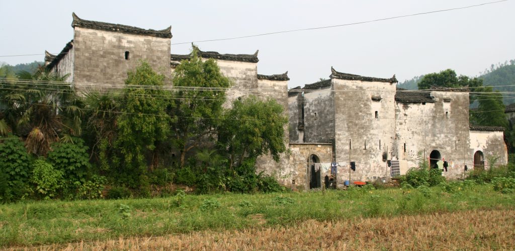 Beautiful old Huizhou style houses in the Villages of Wuyaun 婺源: Yancun 延村