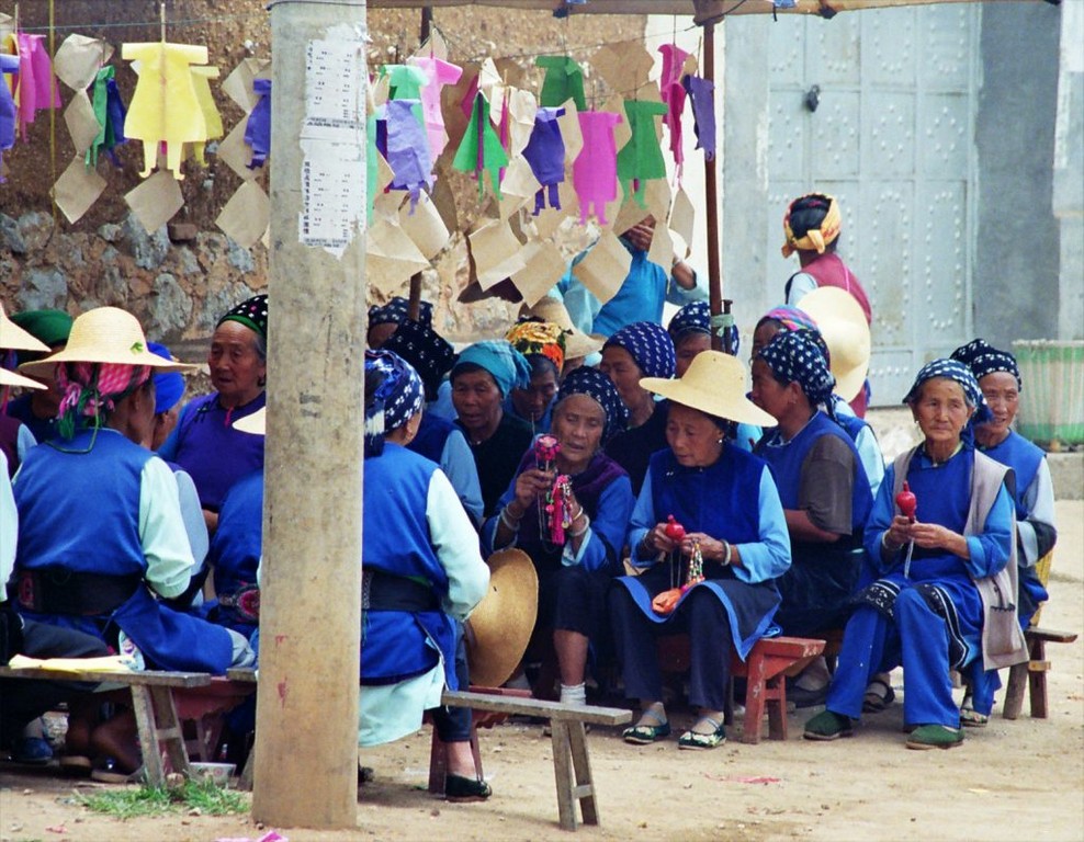 Singing ladies Wase Market