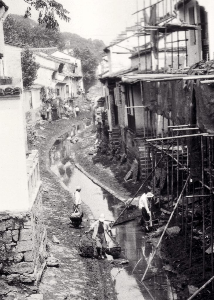 Shaoxing City and around: Dredging the canals